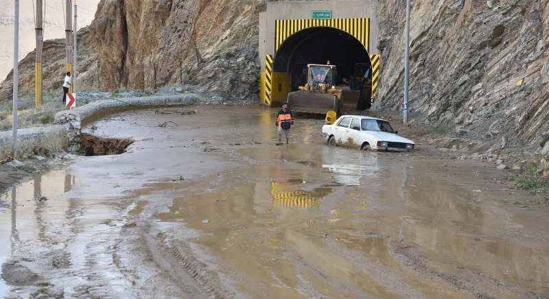 پاکسازی کامل جاده سیلابی چالوس تا ۱۰ روز آینده زمان می برد